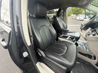 2023 Chrysler Pacifica Hybrid Touring L