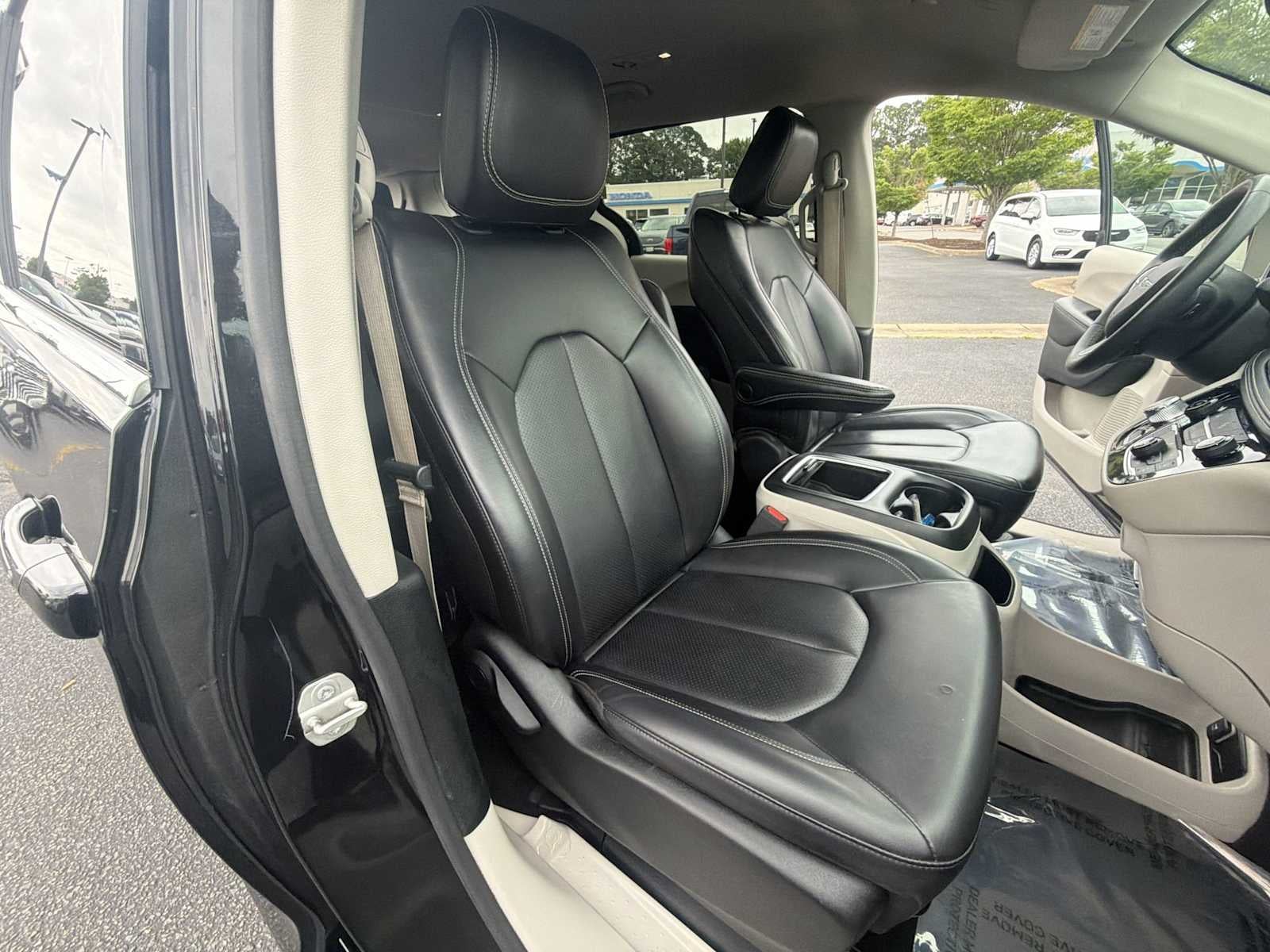 2023 Chrysler Pacifica Hybrid Touring L