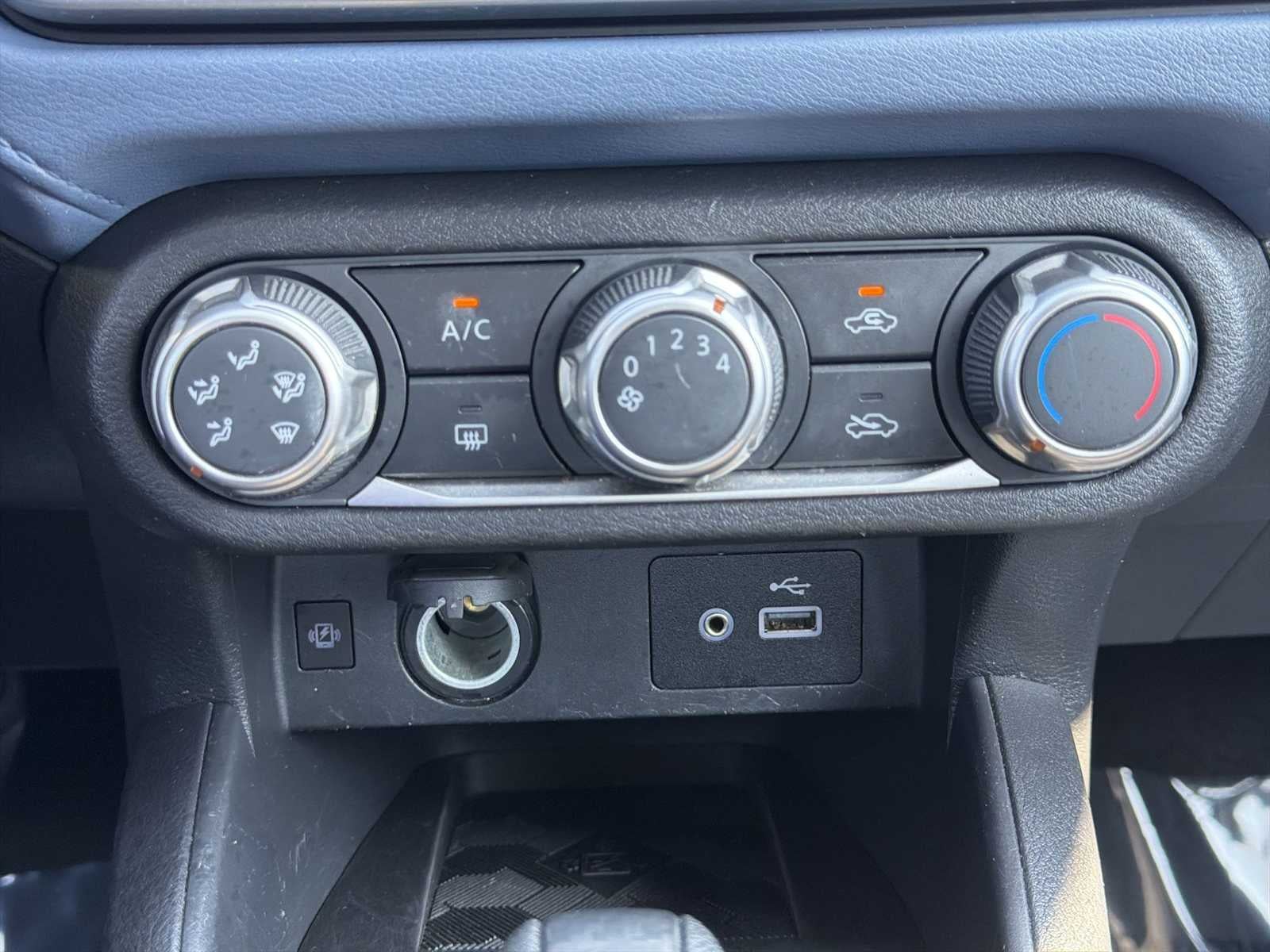 2023 Nissan Versa SV