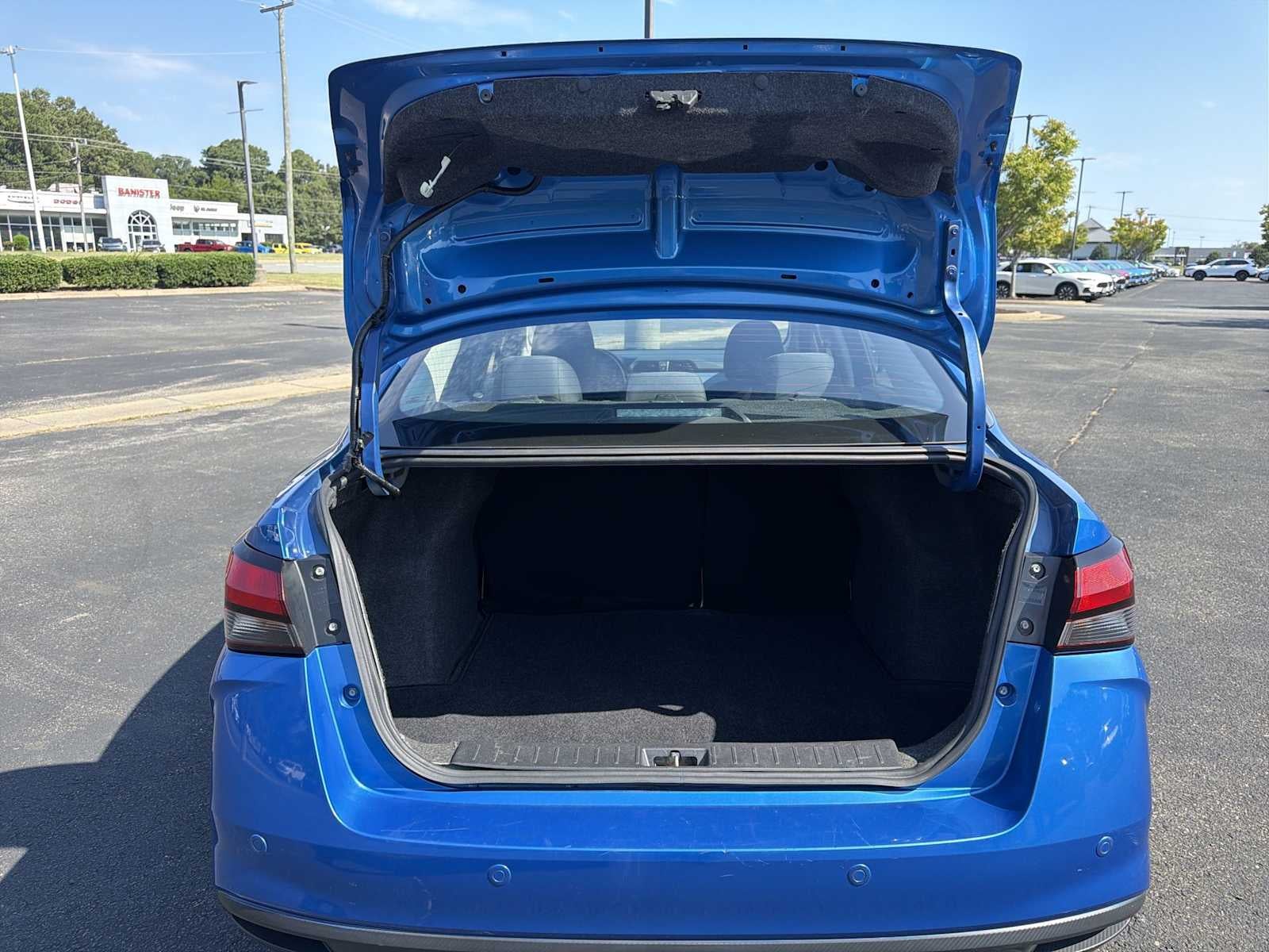 2023 Nissan Versa SV
