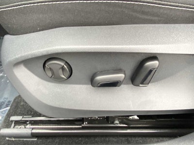 2025 Volkswagen Taos SEL