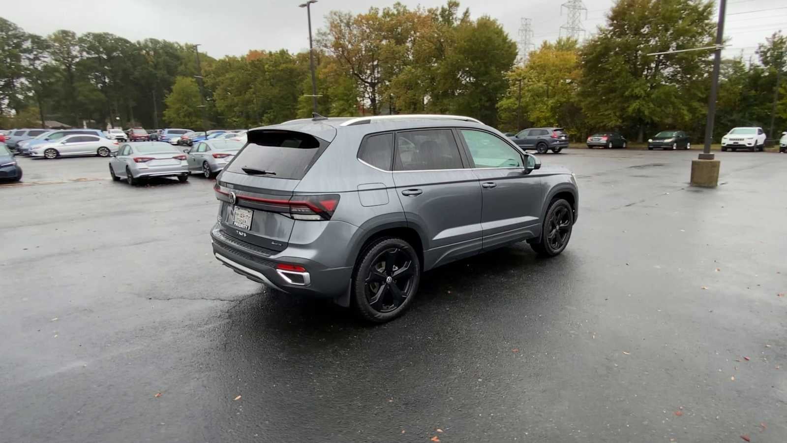 2025 Volkswagen Taos SEL