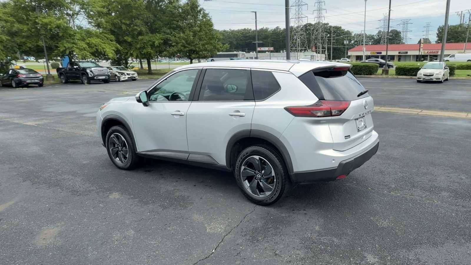 2025 Nissan Rogue SV