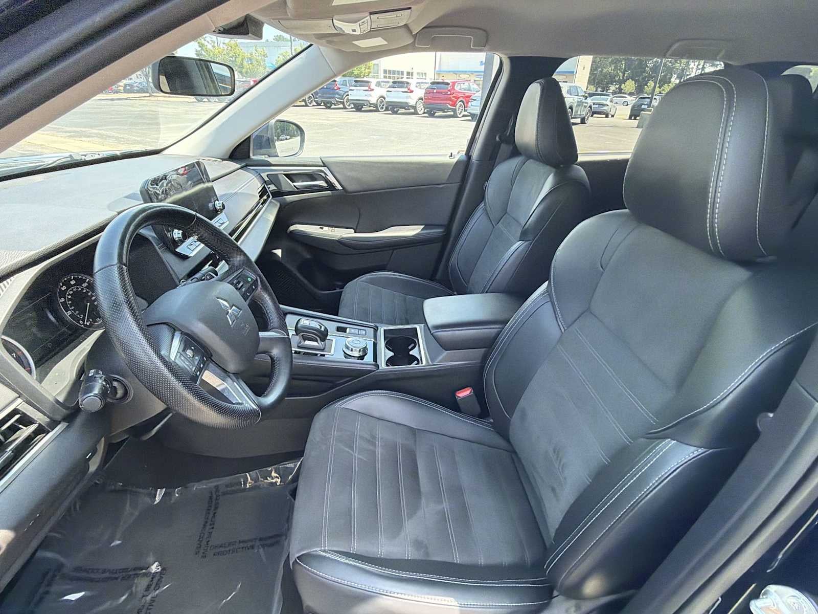2024 Mitsubishi Outlander SE