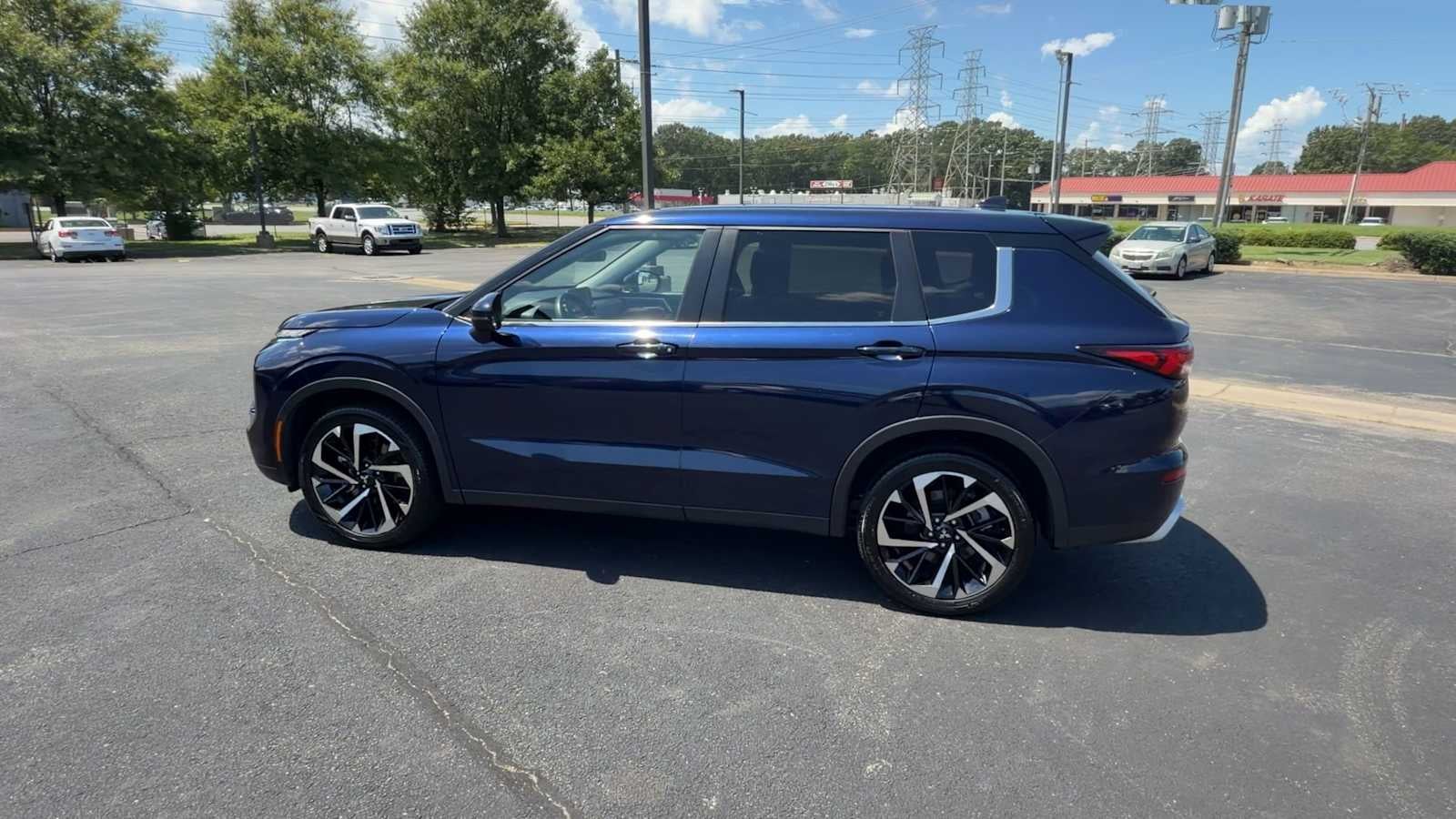 2024 Mitsubishi Outlander SE