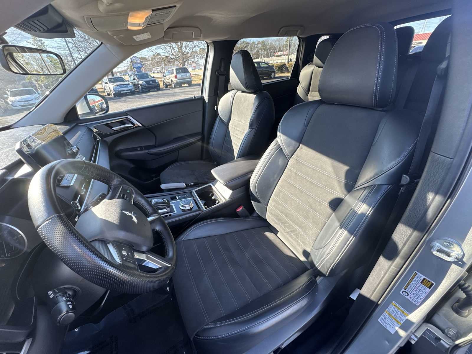 2024 Mitsubishi Outlander SE