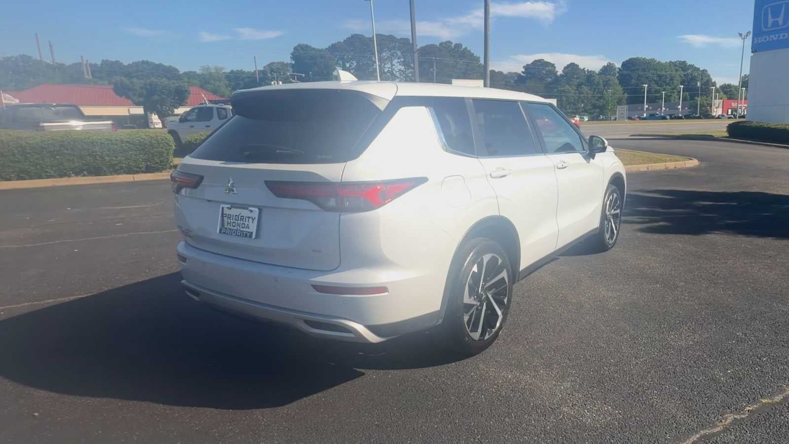 2024 Mitsubishi Outlander SE