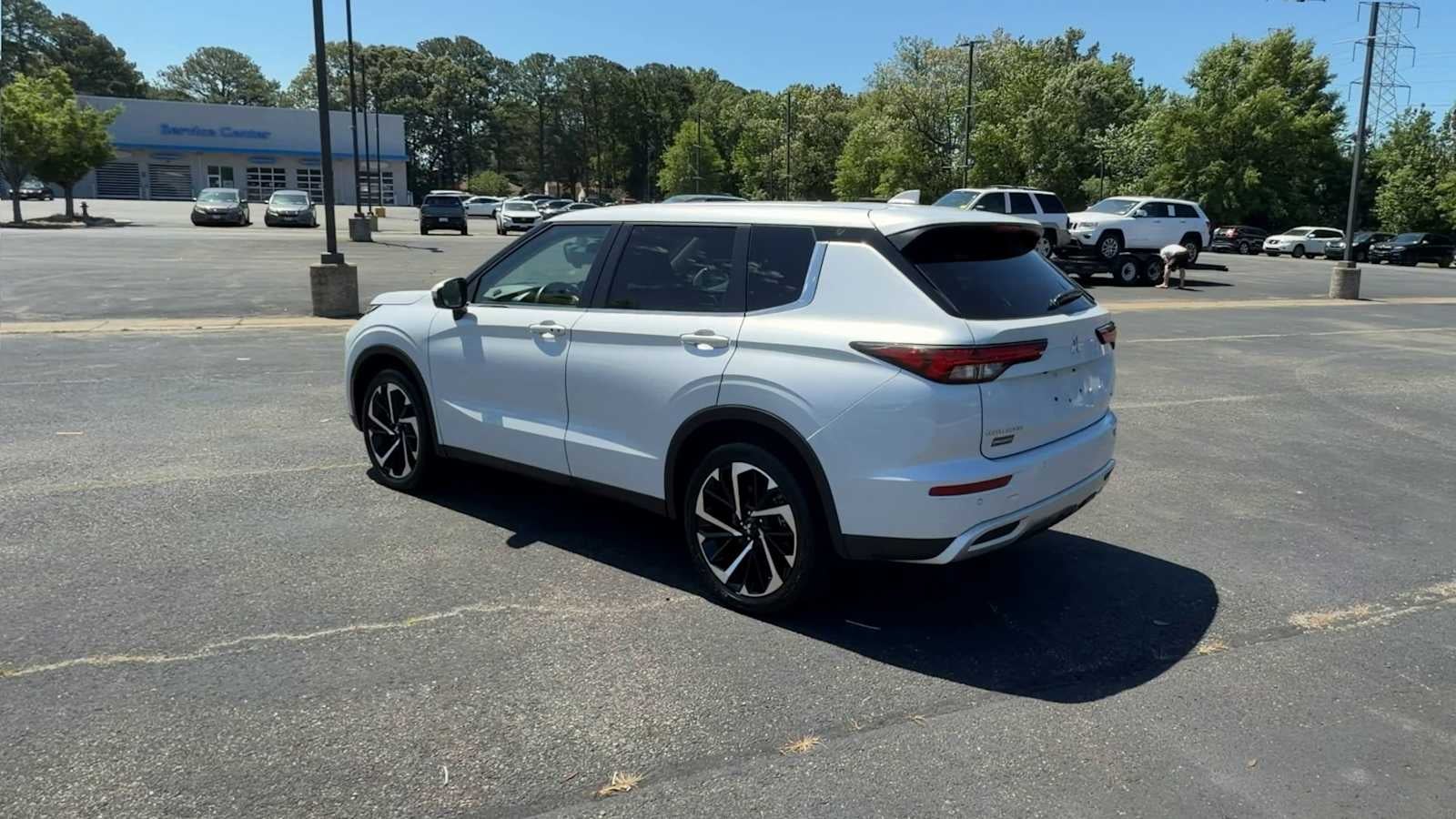 2024 Mitsubishi Outlander SE
