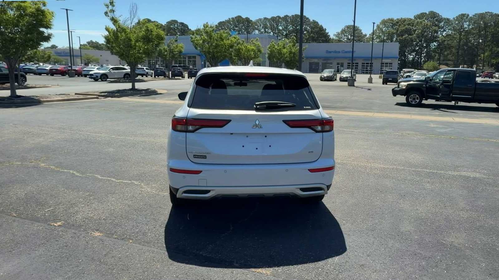 2024 Mitsubishi Outlander SE