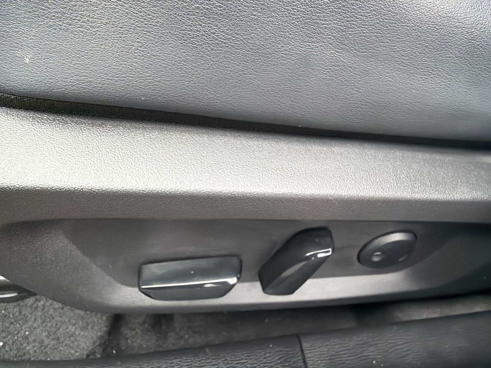 2024 Mitsubishi Outlander Plug-In Hybrid SE