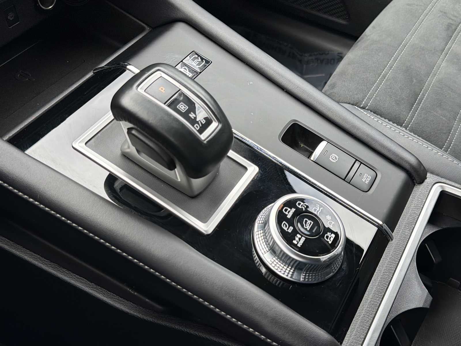 2024 Mitsubishi Outlander Plug-In Hybrid SE