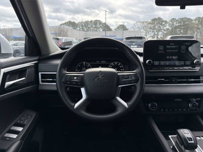 2024 Mitsubishi Outlander Plug-In Hybrid SE