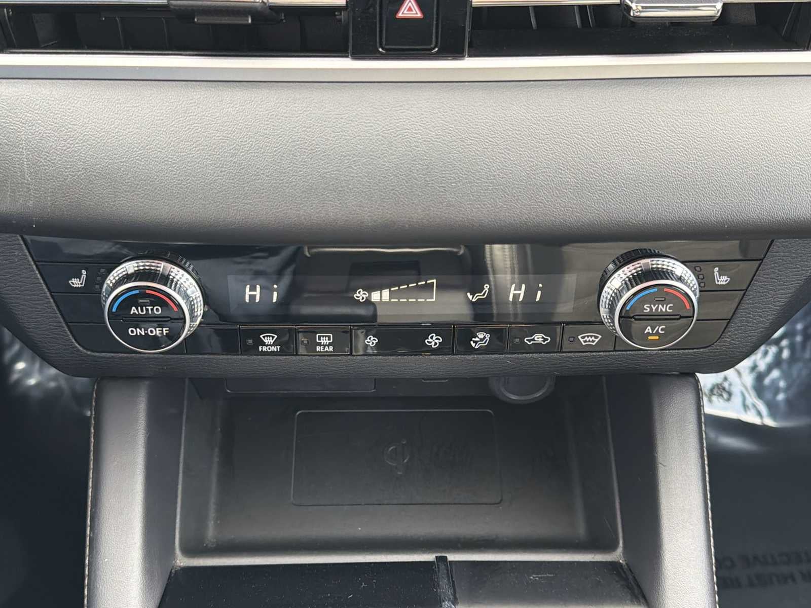 2024 Mitsubishi Outlander Plug-In Hybrid SE