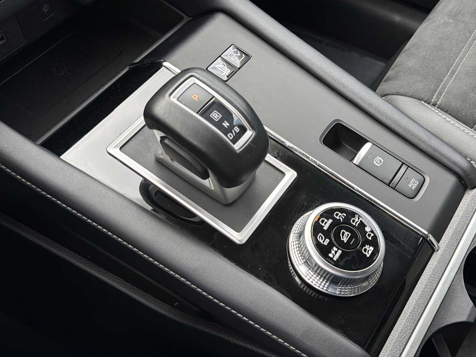 2024 Mitsubishi Outlander Plug-In Hybrid SE