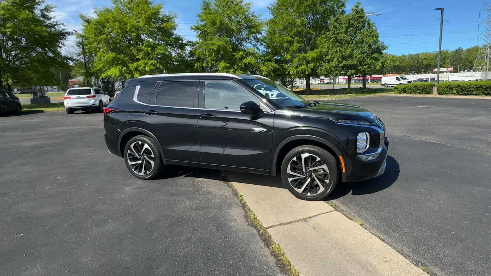 Used 2024 Mitsubishi Outlander Plug-in Hybrid SEL with VIN JA4T5WA9XRZ042483 for sale in Hampton, VA