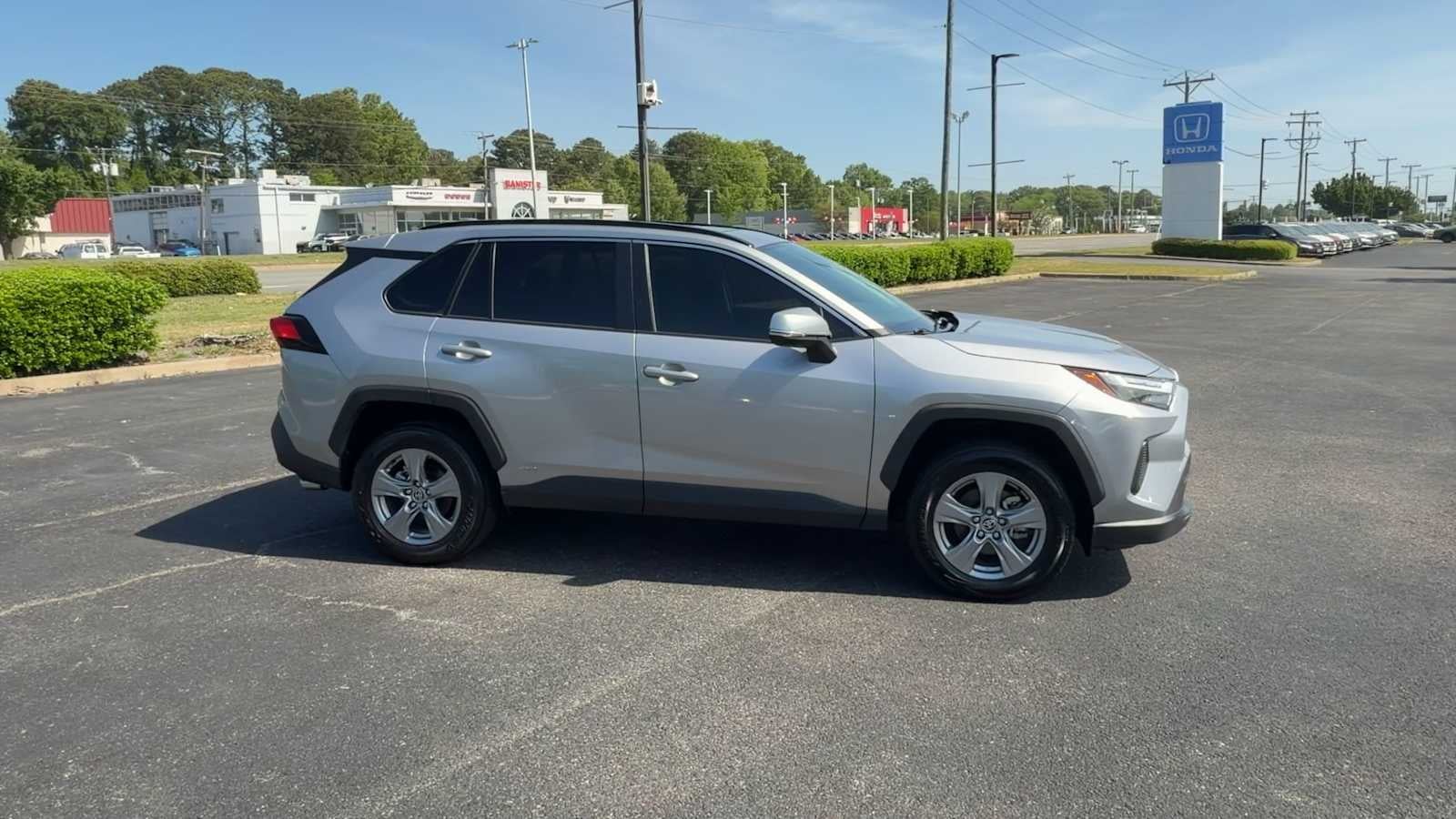 2023 Toyota RAV4 Hybrid XLE