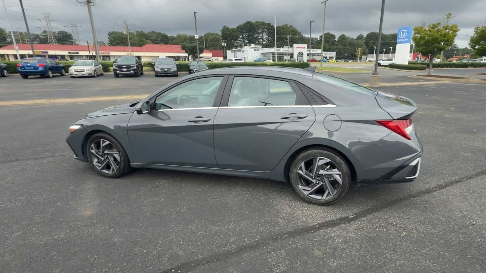 2024 Hyundai Elantra Limited