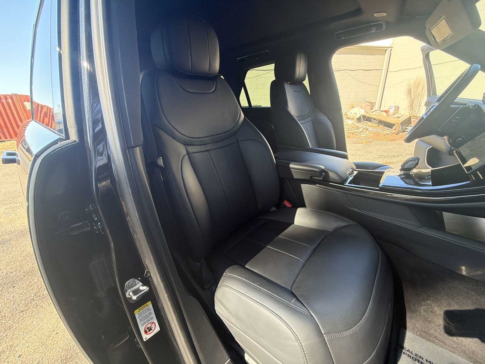 2025 Land Rover Range Rover Sport SE