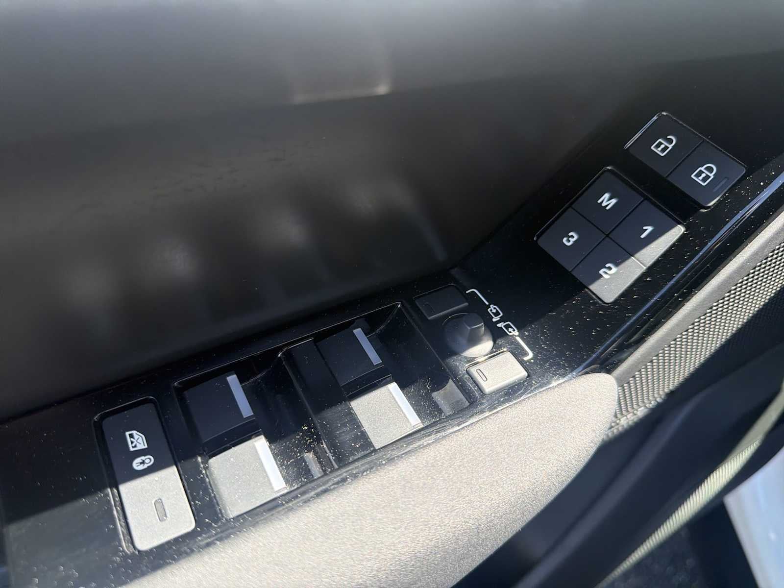 2025 Land Rover Range Rover Velar Dynamic SE