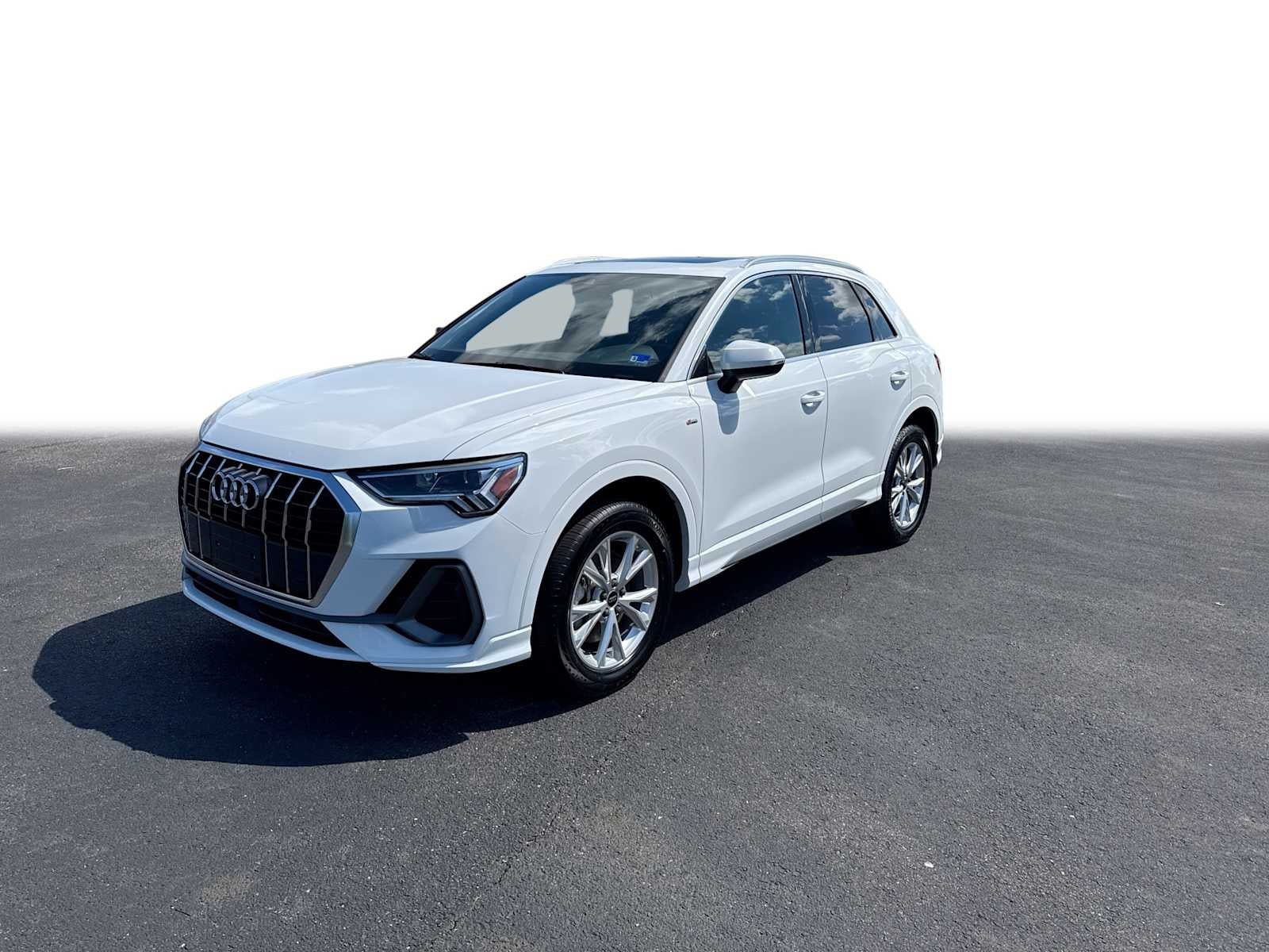 2024 Audi Q3 45 TFSI S Line Premium quattro's photo